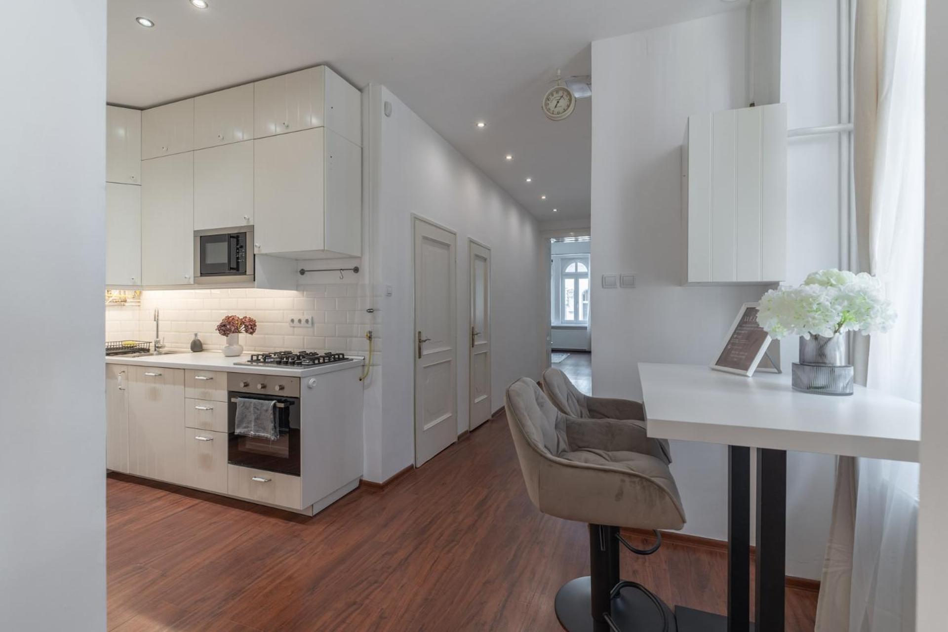 Deluxe And Cozy City Center Suite For 8Ppl Budapest Bagian luar foto